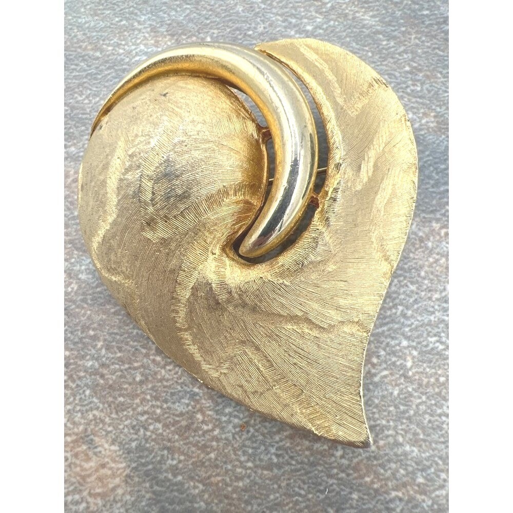 Puffy Heart Brooch Large Brocade‎ Textured Abstract Vintage Gold Tone JJ Jonette